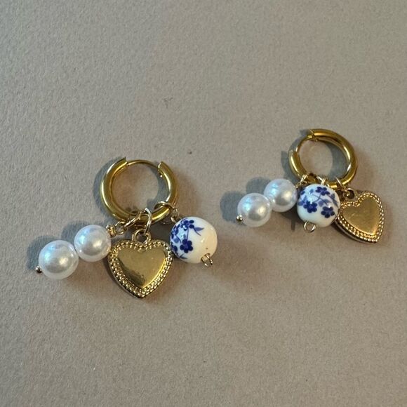 Gold and Blue Floral Earrings with Pearls A1476 - Picture 2 of 2